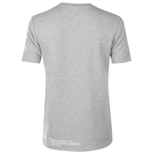 koszulka szara widok z tyłu