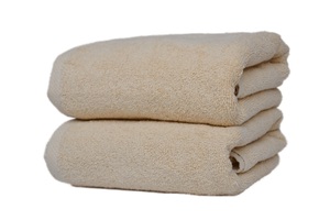 Beżowy ręcznik łazienkowy