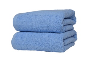 Niebieski ręcznik łazienkowy