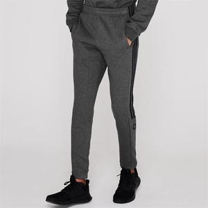 szare spodnie dresowe