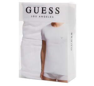 zapakowane pudełko Guess